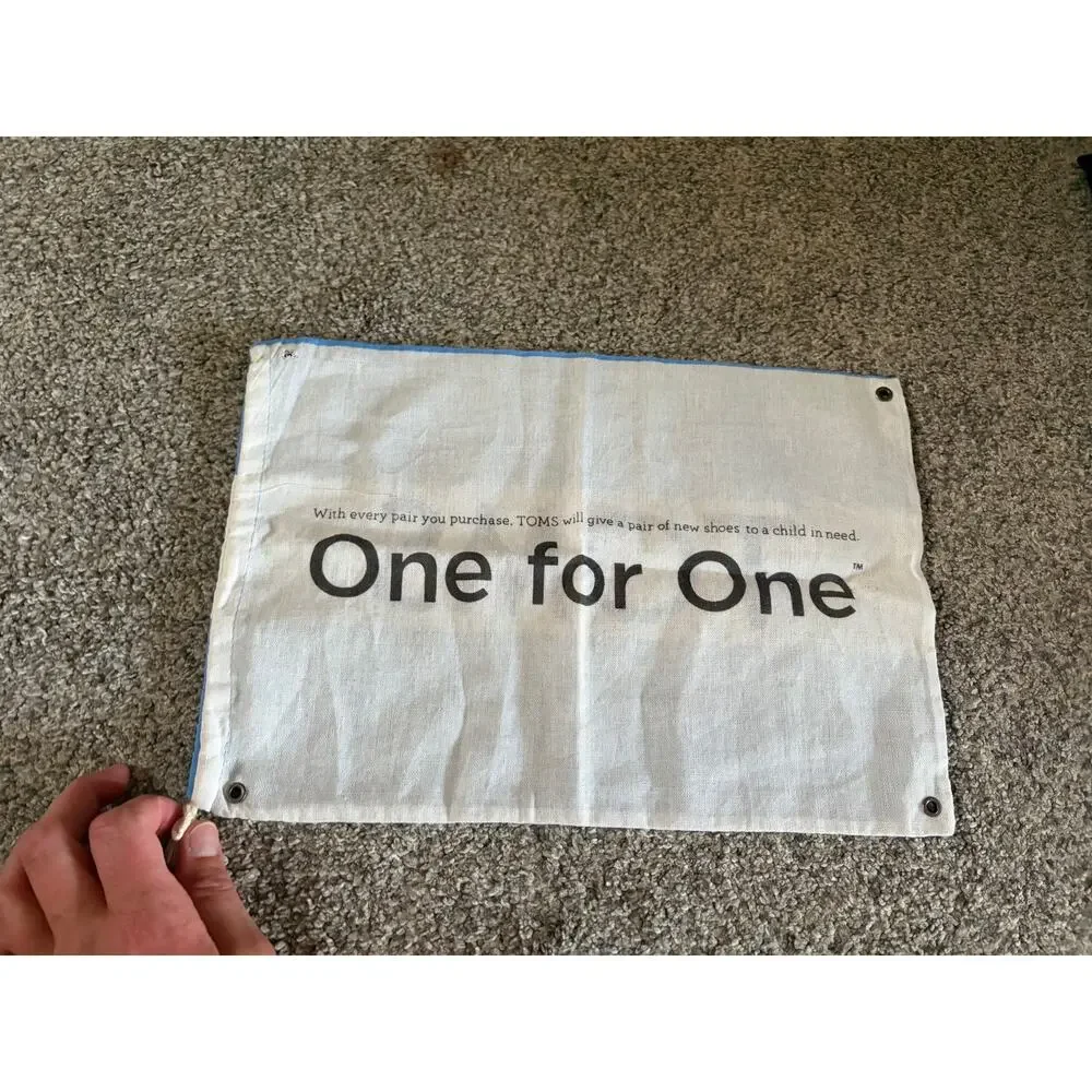 TOMS one size dust bag
